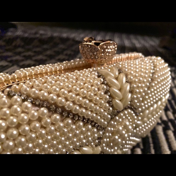 Formal Pearl Clutch - Picture 3 of 5